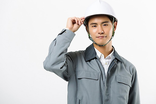 포토 JPG 스튜디오촬영 남자 실내 작업복 한명 서기 미소 상반신 20대 성인 앞모습 건설현장 한국인 안전모 성인남자한명만 인테리어디자이너 국내포토 직업 1 옷 뷰포인트 모션 건설업 표정 사람 동양인 청년 내부 헬멧 안전장비 남자한명만 성인남자만 파일형식