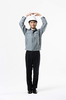 포토 JPG 스튜디오촬영 전신 남자 실내 작업복 한명 서기 미소 20대 성인 앞모습 건설현장 한국인 원형 안전모 성인남자한명만 인테리어디자이너 국내포토 도형 직업 1 옷 뷰포인트 모션 건설업 표정 사람 동양인 청년 내부 헬멧 안전장비 남자한명만 성인남자만 파일형식
