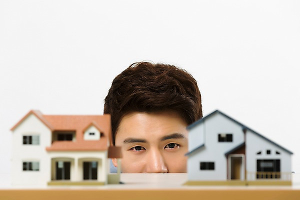 포토 JPG 스튜디오촬영 남자 얼굴 부동산 실내 한명 앉기 20대 성인 앞모습 신체부위 한국인 성인남자한명만 집모양 인테리어디자이너 국내포토 모양 직업 1 뷰포인트 모션 사람 동양인 청년 내부 재산 남자한명만 성인남자만 파일형식