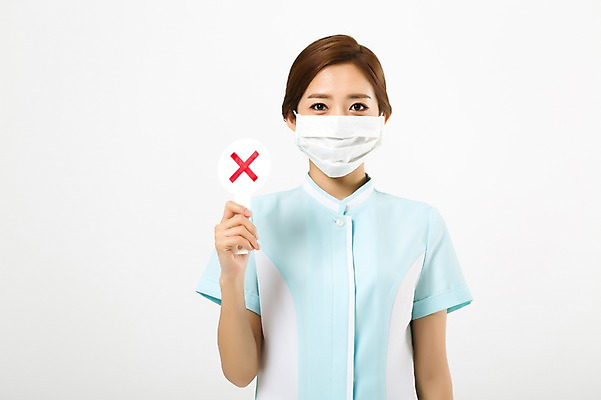 포토 JPG 스튜디오촬영 여자 의학 실내 마스크 한명 서기 상반신 20대 성인 앞모습 한국인 간호사 금지 X 아니오 성인여자한명만 국내포토 1 알파벳 뷰포인트 모션 사람 동양인 청년 내부 의료진 여자한명만 성인여자만 파일형식