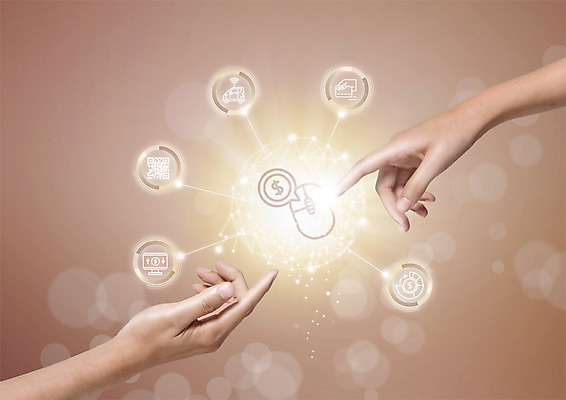 PSD 편집 편집이미지 손 신체부위 쇼핑 터치 보케 QR코드 이미지편집 사람 파일형식