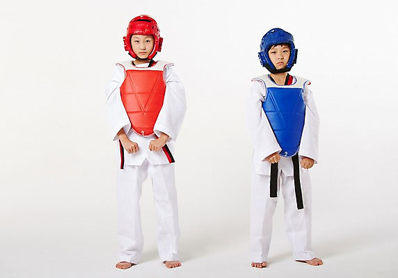 포토 JPG 스튜디오촬영 전신 여학생 여자 남자 남학생 청소년 실내 서기 두명 앞모습 10대 운동 한국인 보호장비 태권도 태권도복 사교육 십대만 성인만 방과후 국내포토 학생 교육 뷰포인트 모션 건강 도복 사람 동양인 내부 격투기 장비 파일형식