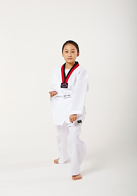 포토 JPG 스튜디오촬영 전신 여학생 여자 청소년 실내 한명 서기 앞모습 10대 운동 한국인 태권도 태권도복 사교육 십대여자한명만 방과후 흰띠 국내포토 1 학생 교육 스포츠용품 뷰포인트 모션 건강 도복 사람 동양인 내부 격투기 끈 여자한명만 십대여자만 파일형식