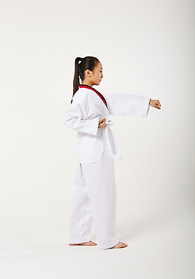 포토 JPG 스튜디오촬영 전신 여학생 여자 청소년 실내 한명 서기 옆모습 10대 운동 주먹 한국인 태권도 태권도복 품새 사교육 십대여자한명만 방과후 흰띠 국내포토 1 학생 교육 스포츠용품 뷰포인트 모션 건강 도복 사람 동양인 내부 격투기 끈 여자한명만 십대여자만 파일형식