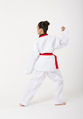 포토 JPG 스튜디오촬영 전신 여학생 여자 청소년 실내 한명 서기 뒷모습 10대 운동 한국인 태권도 태권도복 품새 사교육 십대여자한명만 방과후 빨간띠 국내포토 1 학생 교육 스포츠용품 뷰포인트 모션 건강 도복 사람 동양인 내부 격투기 끈 여자한명만 십대여자만 파일형식