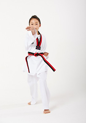 포토 JPG 스튜디오촬영 전신 여학생 여자 청소년 실내 한명 서기 앞모습 10대 운동 한국인 태권도 태권도복 품새 사교육 십대여자한명만 방과후 품띠 국내포토 1 학생 교육 스포츠용품 뷰포인트 모션 건강 도복 사람 동양인 내부 격투기 끈 여자한명만 십대여자만 파일형식