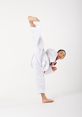 포토 JPG 스튜디오촬영 전신 여학생 여자 청소년 실내 한명 서기 앞모습 10대 운동 한국인 킥 태권도 태권도복 품새 사교육 십대여자한명만 방과후 국내포토 1 학생 교육 뷰포인트 모션 건강 도복 사람 동양인 내부 격투기 여자한명만 십대여자만 파일형식