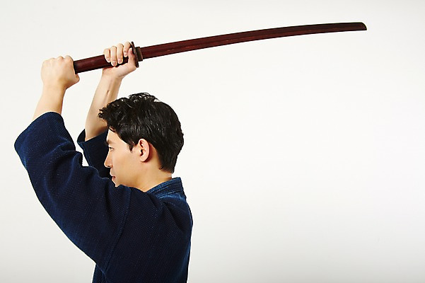 포토 JPG 스튜디오촬영 남자 실내 한명 서기 들기 상반신 20대 성인 옆모습 운동 한국인 검도 검도복 목검 사교육 사범 성인남자한명만 방과후 국내포토 1 교육 무기 뷰포인트 모션 건강 도복 사람 동양인 청년 내부 격투기 검 남자한명만 성인남자만 파일형식