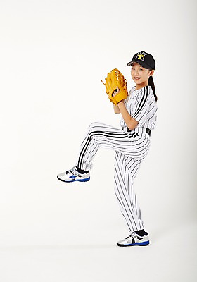 포토 JPG 스튜디오촬영 전신 여학생 여자 청소년 실내 한명 서기 옆모습 10대 운동 야구 한국인 야구글러브 야구모자 투수 야구복 사교육 와인드업 십대여자한명만 방과후 국내포토 모자_잡화 1 학생 교육 뷰포인트 모션 건강 사람 동양인 내부 운동복 구기 야구용품 글러브 야구선수 여자한명만 십대여자만 파일형식