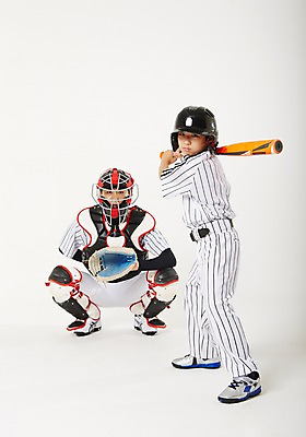 포토 JPG 스튜디오촬영 전신 남자 남학생 실내 서기 앉기 20대 성인 두명 앞모습 10대 운동 야구 한국인 타자 포수 사교육 체육선생님 남자만 성인만 방과후 국내포토 학생 교육 뷰포인트 모션 청소년 건강 사람 동양인 청년 내부 구기 교사 야구선수 체육 파일형식