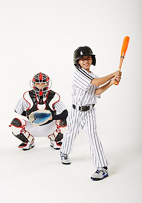 포토 JPG 스튜디오촬영 전신 남자 남학생 실내 서기 앉기 20대 성인 두명 앞모습 10대 운동 야구 한국인 타자 포수 사교육 체육선생님 남자만 성인만 방과후 국내포토 학생 교육 뷰포인트 모션 청소년 건강 사람 동양인 청년 내부 구기 교사 야구선수 체육 파일형식