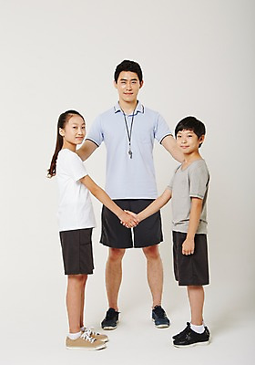 포토 JPG 스튜디오촬영 전신 여학생 여자 남자 남학생 청소년 악수 실내 서기 20대 성인 앞모습 옆모습 10대 세명 운동복 운동 한국인 사교육 체육선생님 방과후 국내포토 학생 옷 교육 뷰포인트 모션 건강 사람 동양인 손짓 청년 내부 교사 체육 파일형식