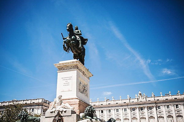 포토 JPG 주간 해외풍경 계절 유럽 여행 하늘 풍경 사람없음 야외 건물 여름 스페인 마드리드 국내포토 자연요소 해외 건축물 나라 파일형식