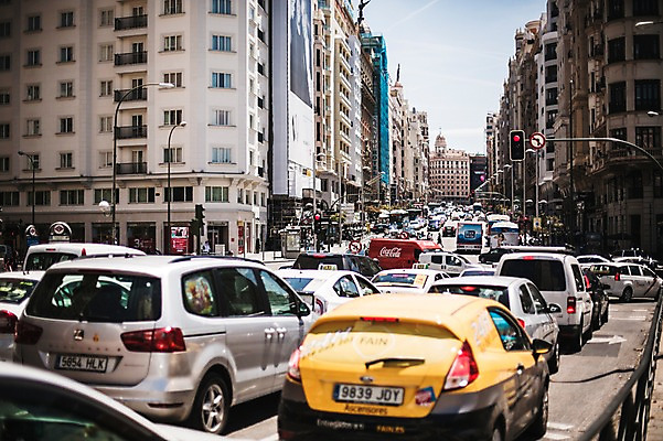 포토 JPG 주간 해외풍경 계절 유럽 도로 여행 자동차 거리 풍경 사람없음 야외 여름 스페인 러시아워 마드리드 국내포토 자연요소 해외 나라 길 육상교통 교통 교통시설 파일형식