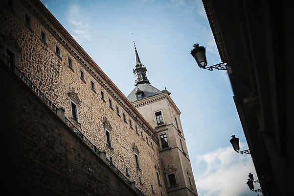 포토 JPG 주간 해외풍경 계절 유럽 여행 가로등 풍경 사람없음 야외 건물 여름 성 스페인 톨레도 국내포토 자연요소 해외 건축물 공공시설 나라 파일형식