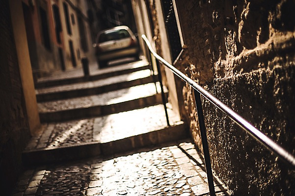 포토 JPG 주간 해외풍경 계절 유럽 여행 난간 풍경 사람없음 야외 건물 아웃포커스 여름 스페인 골목길 톨레도 국내포토 자연요소 해외 건축물 나라 길 촬영기법 파일형식