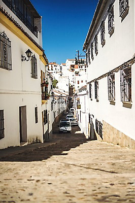 포토 JPG 주간 해외풍경 계절 유럽 여행 자동차 하늘 거리 풍경 사람없음 야외 건물 여름 스페인 론다 안달루시아 국내포토 자연요소 해외 건축물 나라 육상교통 파일형식