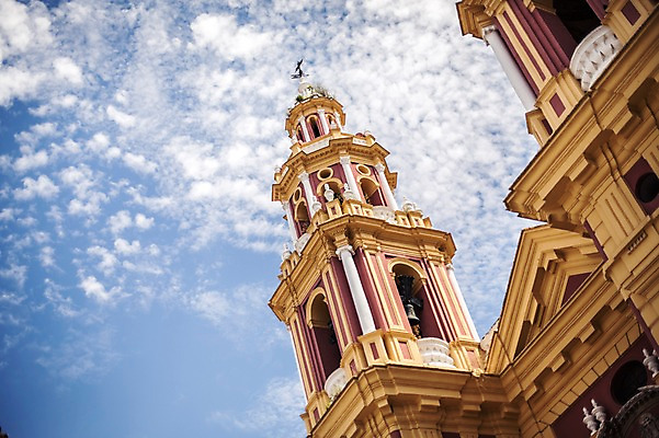 포토 JPG 주간 해외풍경 계절 유럽 여행 하늘 풍경 사람없음 야외 건물 여름 성당 천주교 스페인 안달루시아 세비아 국내포토 자연요소 해외 건축물 나라 종교 종교건축 파일형식