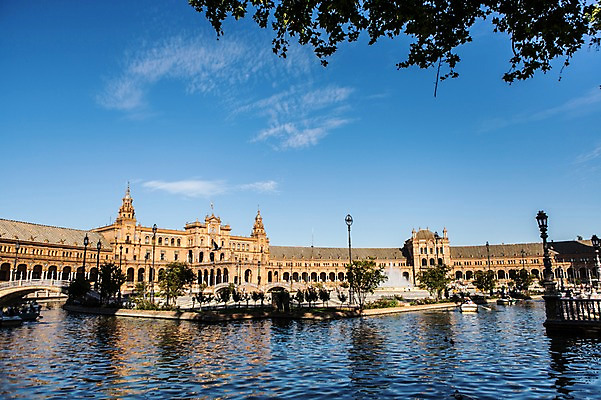 포토 JPG 주간 해외풍경 건축물 계절 유럽 호수 여행 풍경 사람없음 야외 여름 성당 천주교 스페인 대성당 안달루시아 세비아 스페인광장 국내포토 자연요소 해외 건축 나라 종교 종교건축 광장 파일형식