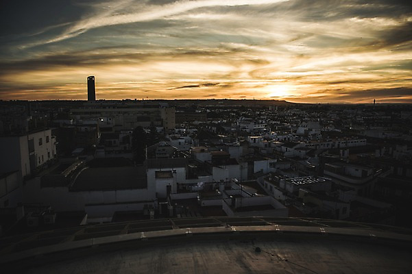 포토 JPG 주간 해외풍경 계절 유럽 여행 풍경 사람없음 야외 건물 여름 마을 일몰 스페인 안달루시아 세비아 국내포토 자연요소 해외 건축물 나라 노을 파일형식