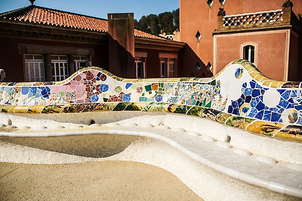 포토 JPG 주간 해외풍경 건축물 계절 건축 유럽 여행 풍경 사람없음 야외 여름 스페인 바르셀로나 가우디 구엘공원 카탈루냐 국내포토 자연요소 해외 공원 나라 파일형식