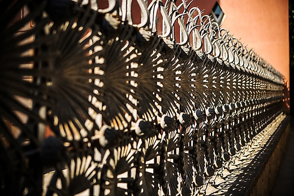 포토 JPG 주간 해외풍경 건축물 계절 건축 유럽 여행 풍경 사람없음 야외 여름 스페인 바르셀로나 가우디 구엘공원 카탈루냐 국내포토 자연요소 해외 공원 나라 파일형식