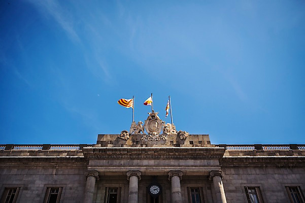 포토 JPG 주간 해외풍경 계절 유럽 여행 하늘 풍경 사람없음 야외 건물 여름 여름풍경 스페인 바르셀로나 스페인국기 카탈루냐 국내포토 자연요소 해외 건축물 나라 국기 파일형식 여름_계절