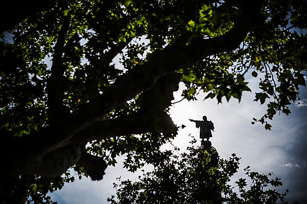포토 JPG 주간 나무 해외풍경 계절 유럽 여행 하늘 풍경 사람없음 야외 여름 동상 여름풍경 스페인 바르셀로나 카탈루냐 국내포토 자연요소 식물 해외 나라 조형물 기념물 파일형식 여름_계절
