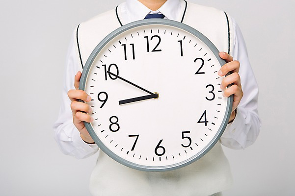 포토 JPG 학생 남자 교복 시계 청소년 한명 들기 상반신 수능 수험생 9시 국내포토 1 옷 모션 고등학생 사람 시험 시간 파일형식