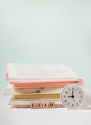 포토 교육 시계 시험 알람 시간 파일형식 9시 블록 책 자명종 JPG 사람없음 수능 국내포토