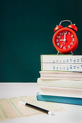 포토 JPG 사람없음 책 칠판 수능 자명종 사전 답안지 컴퓨터용사인펜 OMR카드 국내포토 시계 시험 알람 사인펜 파일형식