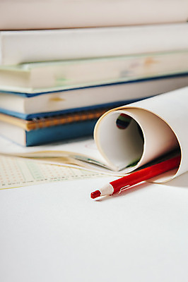 포토 JPG 사람없음 아웃포커스 책 수능 빨간펜 국내포토 촬영기법 펜 시험 파일형식