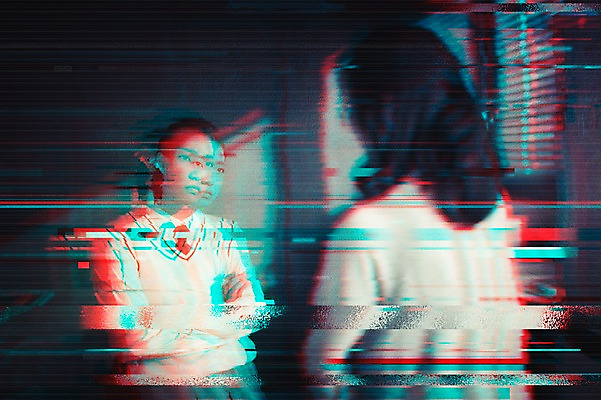 JPG 편집 편집이미지 학생 여자 교복 청소년 경고 두명 뉴스 사회이슈 디지털합성 싸움 합성 번짐 노이즈 디지털아트 편집실사 옷 컨셉 모션 사람 CG 파일형식 효과