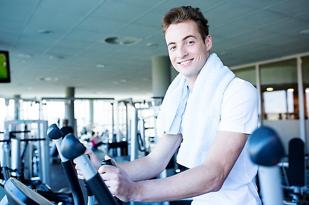 포토 JPG 외국인 남자 실내 건강 한명 20대 성인 운동기구 헬스 헬스장 의료성형뷰티 국내포토 1 사람 인종 청년 내부 운동 파일형식