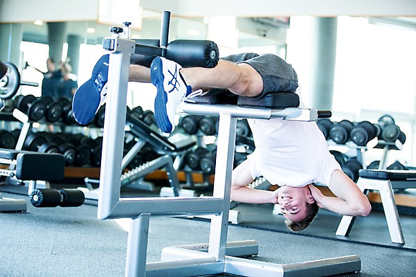 포토 JPG 외국인 남자 실내 건강 한명 20대 성인 운동기구 헬스 헬스장 의료성형뷰티 국내포토 1 사람 인종 청년 내부 운동 파일형식