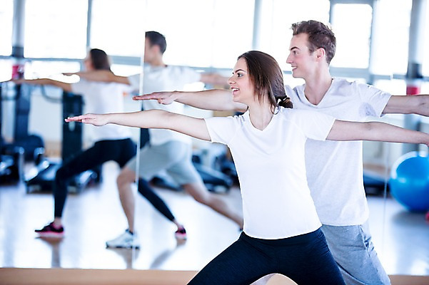 포토 JPG 외국인 여자 남자 실내 건강 20대 성인 두명 운동기구 헬스 헬스장 의료성형뷰티 국내포토 사람 인종 청년 내부 운동 파일형식