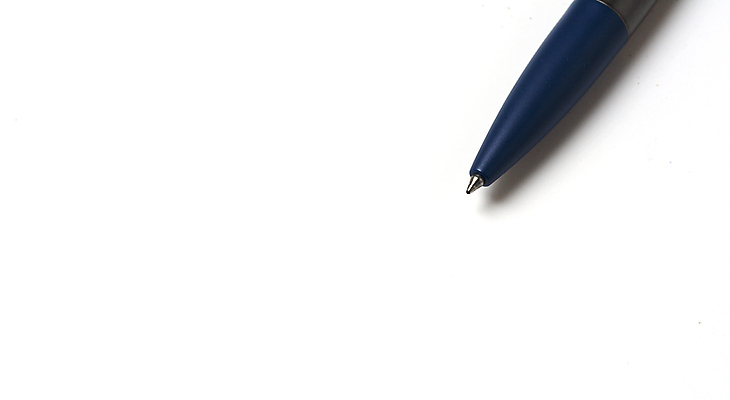 포토 JPG 해외이미지 아이콘 교육 종이 상징 백그라운드 컨셉 학교 아이디어 나선형 사람없음 책 금융 사무실 펜 쪽지 공책 공백 장비 흰색 계획 심볼 책상 묘사 오브젝트 해외202004 해외포토 컬러 가구 무늬 비즈니스 문구용품 경제 필기구 파일형식 이미지허브