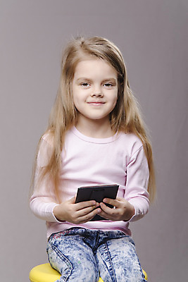 포토 JPG 해외이미지 감정 한명 미소 기쁨 거울 결과 만족 해외202004 해외포토 1 컨셉 표정 사람 파일형식 이미지허브