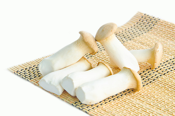 포토 JPG 해외이미지 음식 채소 재료 사람없음 버섯 매트 대나무 날것 곰팡이 해외202004 해외포토 나무 파일형식 이미지허브