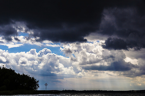 포토 JPG 해외이미지 나무 식물 구름 계절 유럽 호수 스포츠 자연 하늘 휴가 독일 풍경 사람없음 물 여름 빛 숲 카누 폭풍우 해외202004 해외포토 자연요소 나라 수상스포츠 비_날씨 자연재해 생태계 파일형식 이미지허브