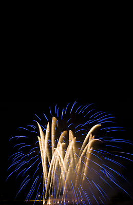 포토 JPG 해외이미지 별 꽃다발 백그라운드 하늘 불 휴가 안테나 이벤트 사람없음 빛 컬러풀 축제 로켓 껍질 축하 야간 폭발 연도 분수 경례 파열 7월 해고 독립 로마인 해외202004 해외포토 자연요소 꽃 컬러 컨셉 비즈니스 통신 인종 인사 날짜 파일형식 이미지허브
