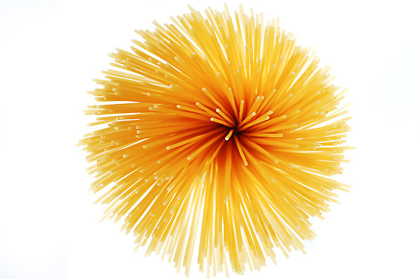 포토 JPG 해외이미지 전통 음식 재료 건조 파스타 스파게티 요리 사람없음 노란색 식사 이탈리아 공백 흰색 원형 맛 자르기 지중해 국수 날것 고립 생식 얇은 카피스페이스 해외202004 해외포토 도형 유럽 바다 컬러 컨셉 모션 서양음식 면류 파일형식 이미지허브