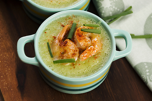 포토 JPG 해외이미지 접시 음식 다이어트 채소 고추 오이 새우 마늘 사람없음 초록색 추위 신선 맛 수프 민트 날것 요거트 식용 채식주의자 해외202004 해외포토 식기 컬러 컨셉 유제품 건강 갑각류 허브 채식 파일형식 이미지허브