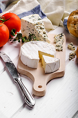 포토 JPG 해외이미지 음식 조각 백그라운드 재료 탁자 치즈 건강 종류 사람없음 목재 파란색 노란색 와인 식사 우유 흰색 신선 그룹 맛 상품 자르기 스위스 부드러움 프랑스어 고립 바이오 식품점 핸드메이드 해외202004 해외포토 나무 문자 유럽 컬러 가구 컨셉 모션 유제품 주류 상점 감각 파일형식 이미지허브