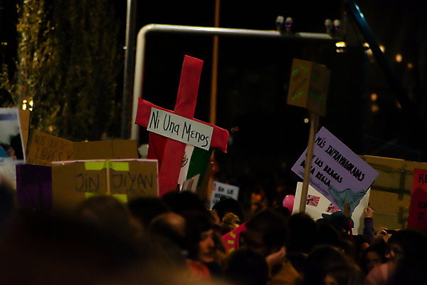 포토 JPG 해외이미지 여자 남자 유럽 포스터 이동 거리 사람 사람없음 힘 자유 도시 사회 센터 역사 뉴스 스페인 야간 8 큼 싸움 정사각형 커뮤니티 혁명 마드리드 소셜 스트라이크 평등 항의 해외202004 해외포토 자연요소 도형 나라 컨셉 모션 숫자 크기 공동체 파일형식 이미지허브