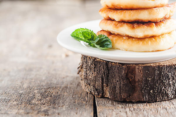 포토 JPG 해외이미지 그릇 접시 문화 음식 백그라운드 잎 탁자 아침 디저트 치즈 건강 요리 사람없음 목재 갈색 노란색 주방 식사 저녁식사 어둠 금지 튀김 흰색 시골 신선 뜨거움 달콤 아침식사 설탕 굽기 먹기 민트 상쾌 생태계 시골집 치수 서빙 팬케이크 내추럴 점심식사 터키석 핸드메이드 해외202004 해외포토 주간 나무 식물 식기 감정 컬러 가구 재료 모션 유제품 주택 케이크 맛 보석 구이 허브 파일형식 이미지허브