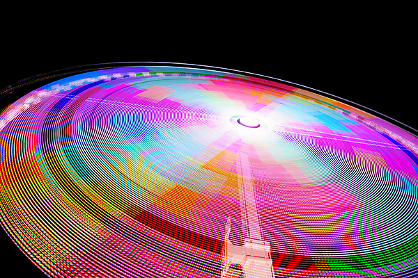 포토 JPG 해외이미지 공원 포즈 사람없음 빛 컬러풀 축제 어둠 기쁨 놀이공원 원형 고리 승차 야간 무서움 속도 흥분 공평 해외202004 해외포토 자연요소 도형 공공시설 감정 컬러 모션 테마파크 파일형식 이미지허브