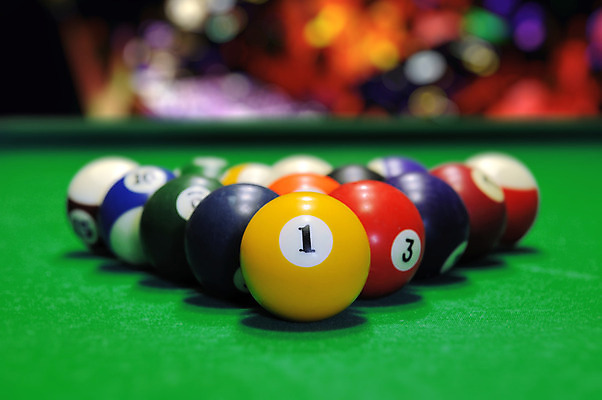 포토 JPG 해외이미지 1 스포츠 포즈 백그라운드 공 놀이 탁자 성공 실내 그림자 취미 사람없음 초록색 숫자 경쟁 줄무늬 게임 우승 점 원형 그룹 도박 8 당구 신호 조준 추적 신발장 여의주 유흥 해외202004 해외포토 도형 문자 컬러 가구 컨셉 무늬 모션 내부 구기 최고 파일형식 이미지허브