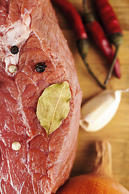 포토 JPG 해외이미지 음식 조각 백그라운드 재료 고추 양파 마늘 육류 스테이크 사람없음 목재 빨간색 식사 저녁식사 소고기 신선 상품 바비큐 자르기 향신료 날것 후추 단백질 등심 생식 정육점 해외202004 해외포토 나무 컬러 채소 식재료 모션 서양음식 상점 영양소 향미료 파일형식 이미지허브