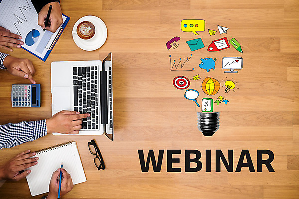 포토 JPG 해외이미지 학생 교육 인터넷 비즈니스 통신 모바일 주택 사람없음 스마트폰 컴퓨터 사무실 알약 디지털 스크린 모니터 웹 업무 작업 연결 무선전화기 책상 분석 검색 그림 온라인 인터넷주소 세미나 웨비나 해외202004 해외포토 가구 컨셉 건물 전자제품 핸드폰 스마트기기 약 전화기 파일형식 언택트 이미지허브